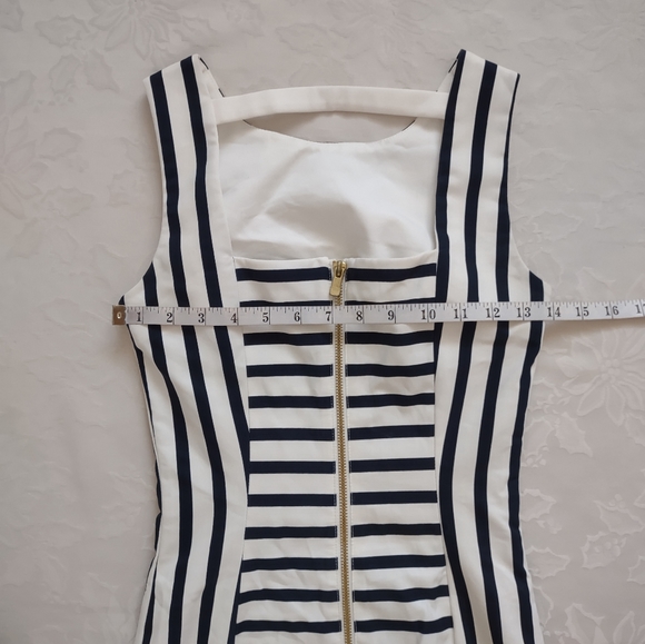 Striped bodycon form fitting exposed goldtone zipper - Picture 5 of 8